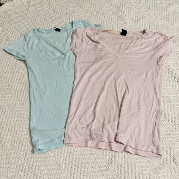 Gap Tops - Gap Pastel basic solid fitted tshirts shirts pastel short sleeve tees medium in
